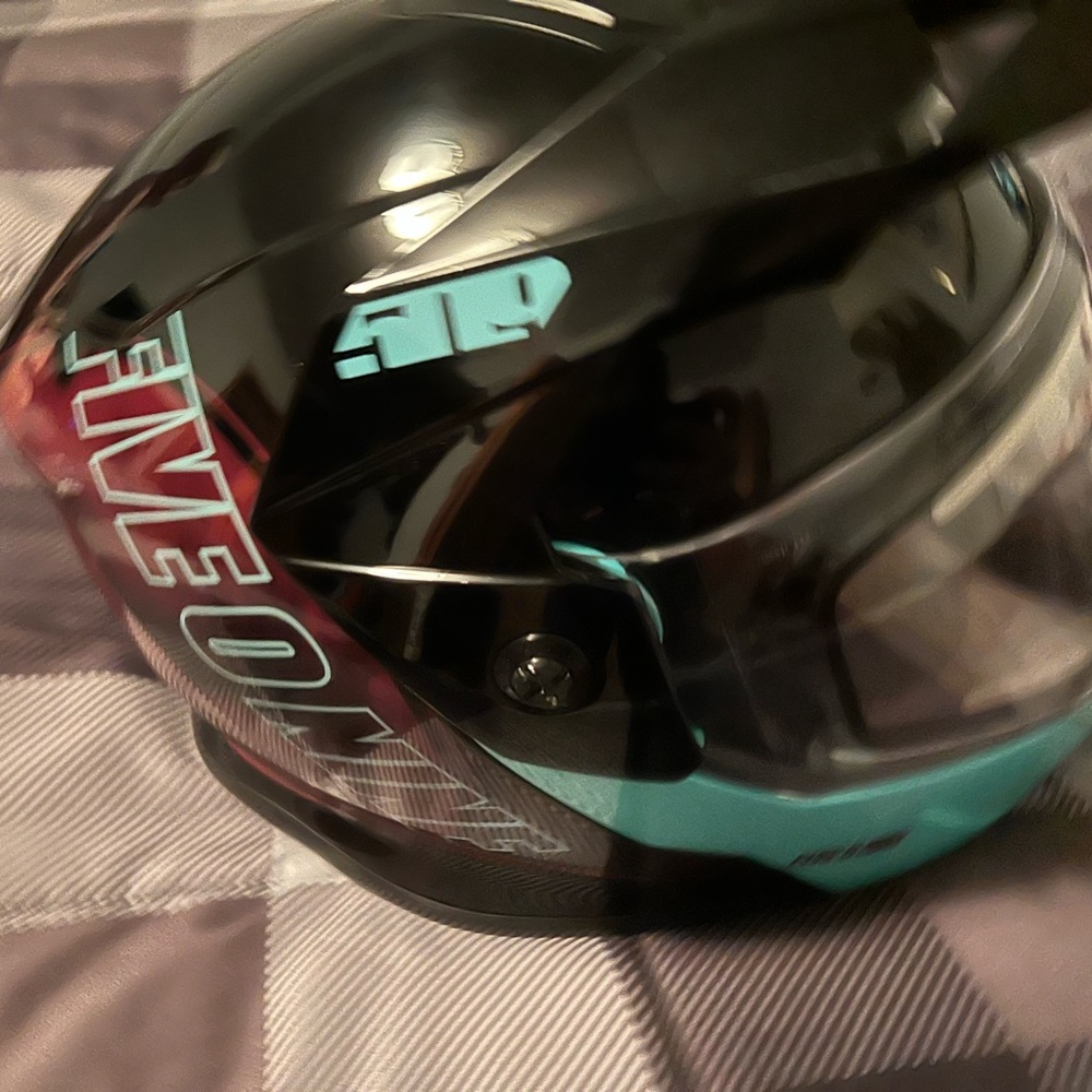 Womens 509 Delta R4 Ignite snowmobile helmet